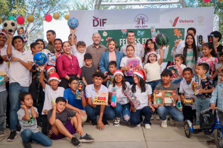 Comienzan a recibir niñas y niños primeros donativos de juguetes del DIF Victoria