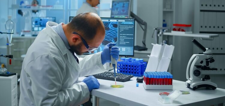 Identifican gen que podría proteger contra la COVID-19