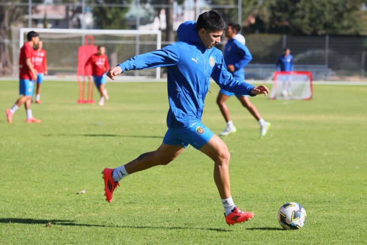 Anuncia Chivas plan de entrenamientos previo al inicio del torneo
