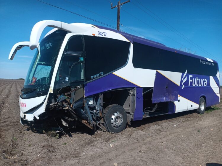 Choque fatal entre un autobús futura y un auto, en San Fernando 