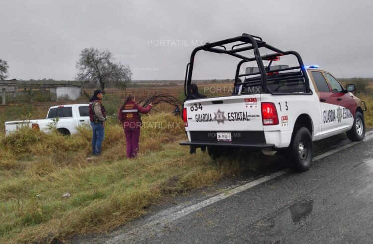 Vuelca camioneta en carretera de Tamaulipas