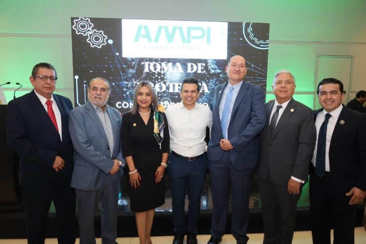 Se compromete Lalo Gattás a trabajar con el sector inmobiliario