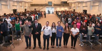 Ofrece DIF Victoria conferencia a comunidad estudiantil