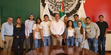 Estudiantes universitarios visitan la Presidencia Municipal