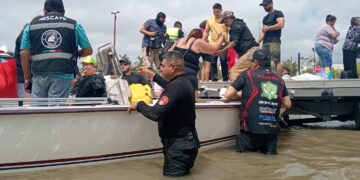 Ayudan a damnificados en Reynosa: un hombre de 83 años murió ahogado