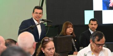 Fortalece alcalde vínculo de respeto y colaboración con Colegio de Notarios