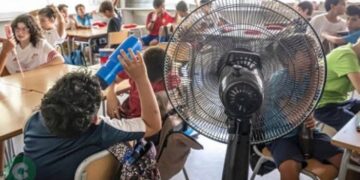 Envían a su casa a alumnos de diez escuelas en Victoria (VIDEO)