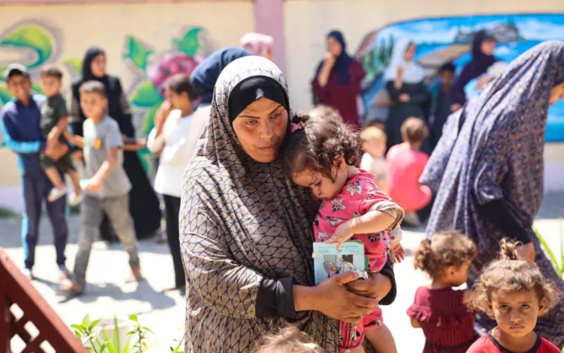 Niños y niñas de Gaza en riesgo de hambruna, según un nuevo informe