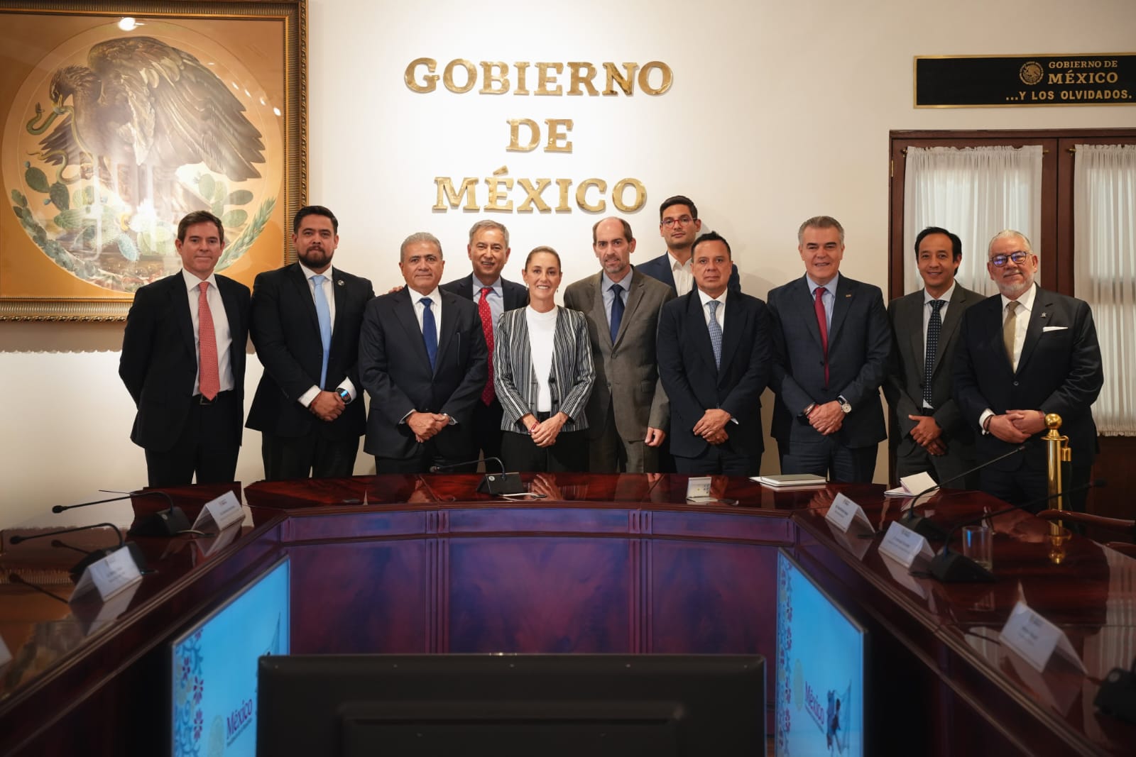 Reducen impuesto a remesas al 3.5%: sigue preocupando a Sheinbaum