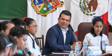 Viven 24 alumnos experiencia como Presidente y Regidores de Victoria