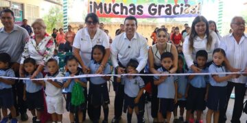 Entrega alcalde techumbre a Jardín de Niños América