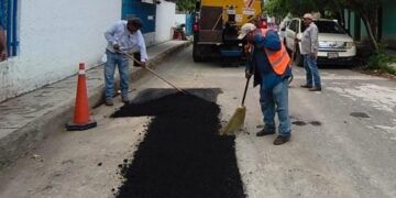 Intenso operativo de bacheo tras reportes por lluvias en la Capital