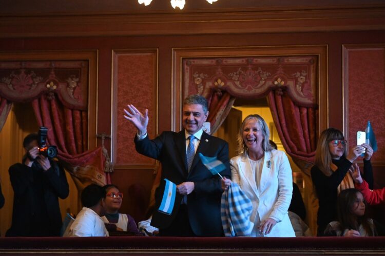 Jorge Macri tomó la promesa de lealtad a la bandera a más de mil chicos de escuelas primarias