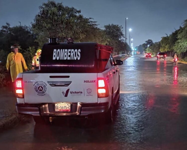 Reporta Protección Civil de Victoria calles con importantes acumulados de agua