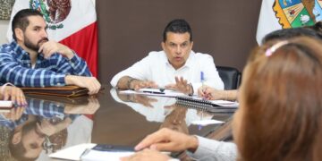 Sostiene alcalde Lalo Gattás reunión de trabajo con Gabinete Económico