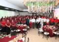 Festeja alcalde Lalo Gattás a bomberos de Victoria