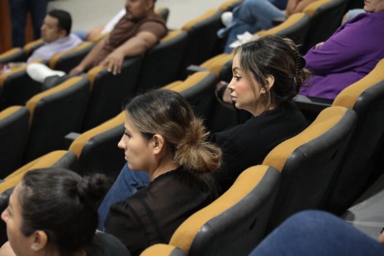 Dan en Congreso de Tamaulipas conferencia para prevenir la depresión entre su personal
