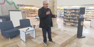 Mauricio Serrano presenta una investigación sobre el busto perdido de un héroe en Ciudad Victoria