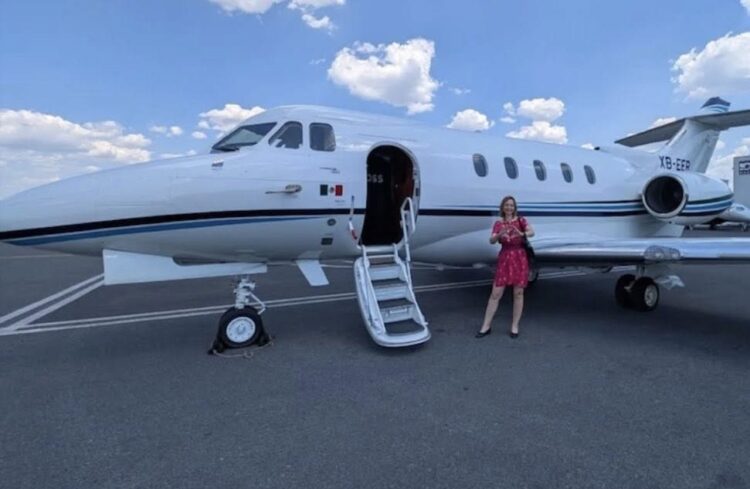 Se lanza de un puente funcionaria de Morena por criticas de viaje en Jet Privado