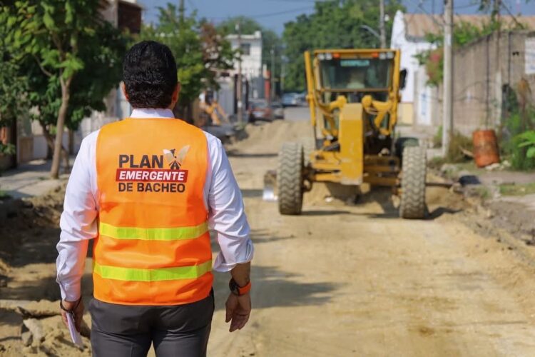 Atiende plan emergente de bacheo calles del centro de Victoria