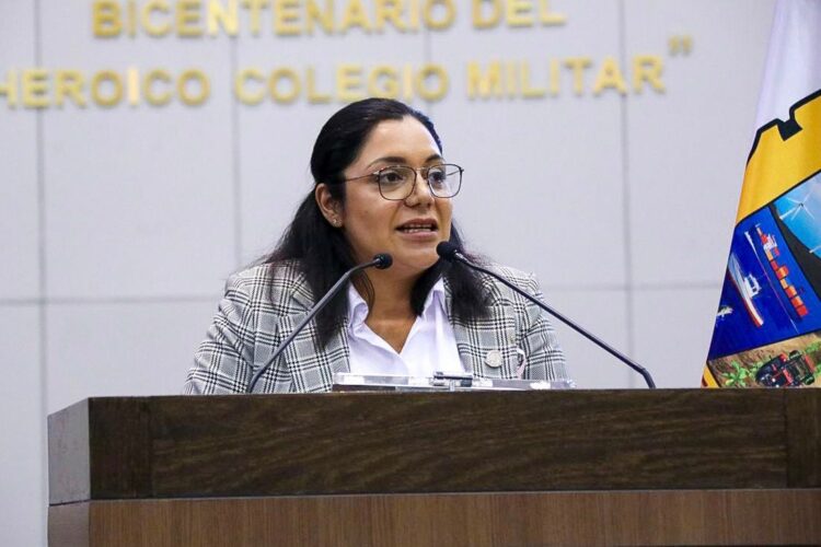 La diputada Lucero Deosdady impulsa la formación de género en policías