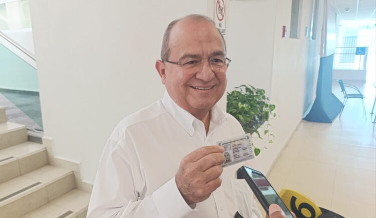 Exhibe diputado de Morena su visa estadounidense para desmentir rumores