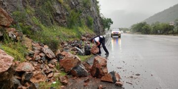 Deslaves afectan carretera Rumbo Nuevo por lluvias en Tamaulipas