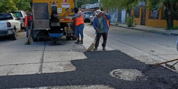 Llega Plan Emergente de Bacheo a siete colonias más