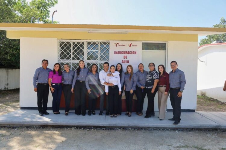 Entrega Ayuntamiento, aula a la escuela primaria Francisco Márquez