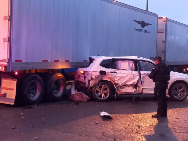 Lluvia provoca choque múltiple en la carretera Victoria-Monterrey