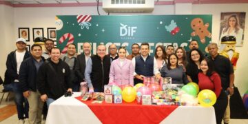Arrancan Lucy y Lalo “Ayudemos a Santa 2025”