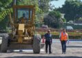 Supervisa alcalde avance de obras de pavimentación asfáltica y concreto en colonias