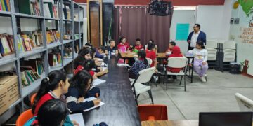 Realiza Mauricio Serrano taller de escritura para estudiantes de primaria