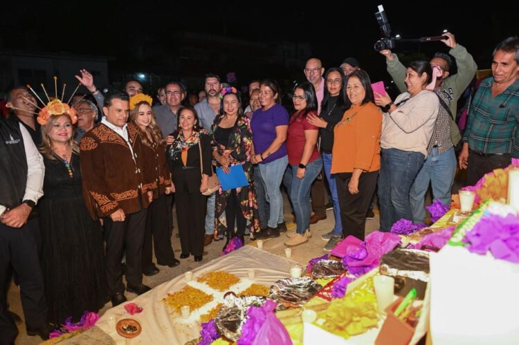 Entre colores y tradición, celebran Lalo y Lucy festival de Día de Muertos