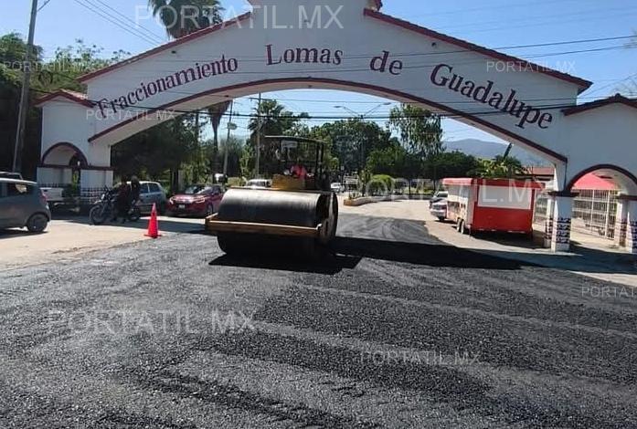 Repara Municipio 1,850 m2 más de carpeta asfáltica