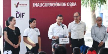 Con techumbre en escuela beneficia Lalo Gattás a estudiantes de la colonia Horacio Terán