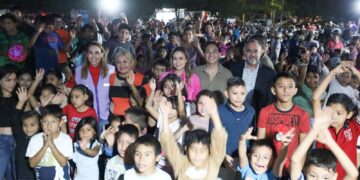 Posada navideña lleva alegría a más de 460 niñas y niños de la colonia Esfuerzo Popular