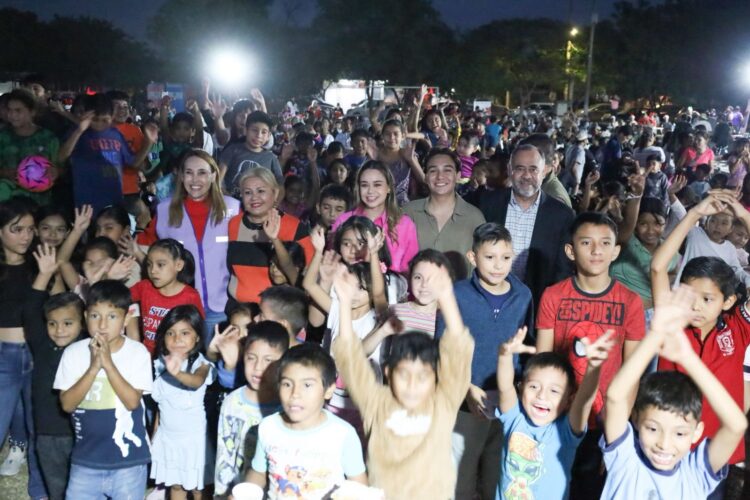 Posada navideña lleva alegría a más de 460 niñas y niños de la colonia Esfuerzo Popular