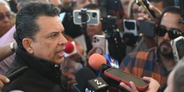 Felicita Lalo Gattás a periodistas en su día