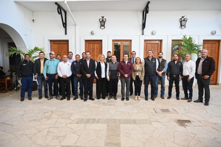 Se reúne Lalo Gattás con sindicatos de trabajadores municipales en el Estado