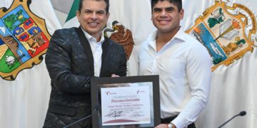 Entrega Cabildo reconocimiento a destacado deportista victorense