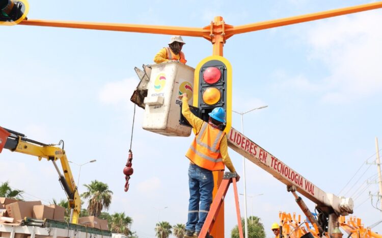 Accidentes viales y fallas técnicas afectan funcionamiento de semáforos en Victoria