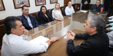 Pide alcalde a COMAPA avanzar en reparación de fugas y obras