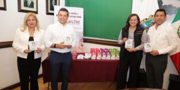 Inaugura alcalde punto de venta de leche para el bienestar