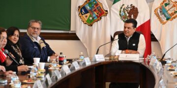 Reúne Lalo Gattás a líderes empresariales en mesa económica