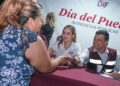 Disfrutan Lalo y Lucy Día del Pueblo con vecinos de la Nacozari