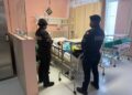 Policías visitan a menor en hospital de Reynosa para darle ánimos