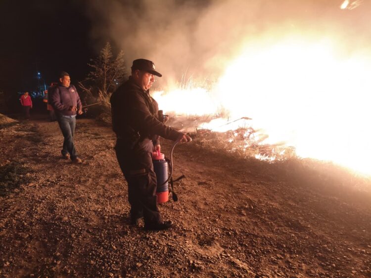 Guardia Estatal de Tamaulipas apaga incendio en Aldama