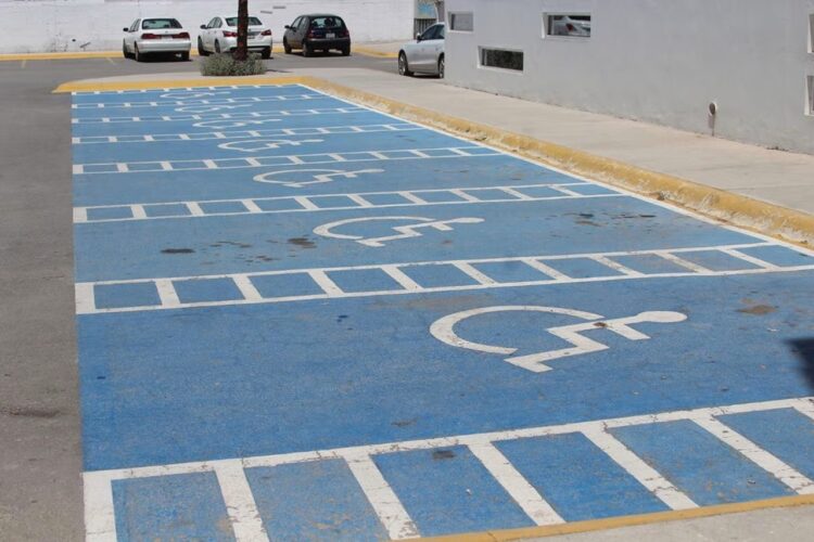 Llaman a respetar cajones exclusivos para personas con discapacidad en Victoria
