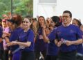 Con energía y entusiasmo participan Lalo y Lucy en Zumbaton con Causa